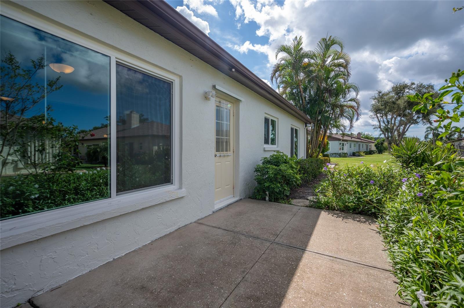 Image 27 of 48 For 660 Linden Drive