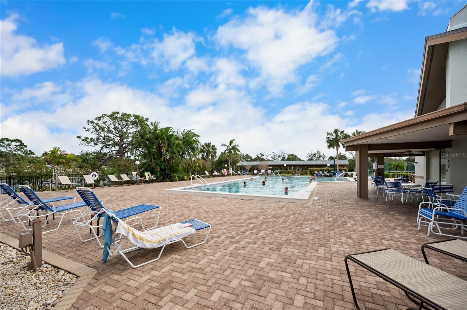 Image 43 of 48 For 660 Linden Drive