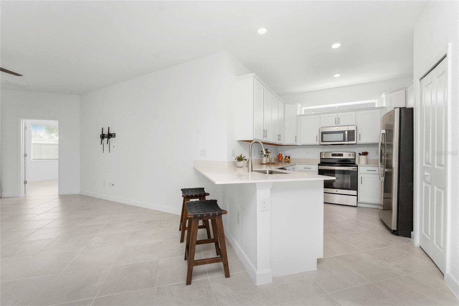 Image 18 of 55 For 8117 Shore Lake Drive