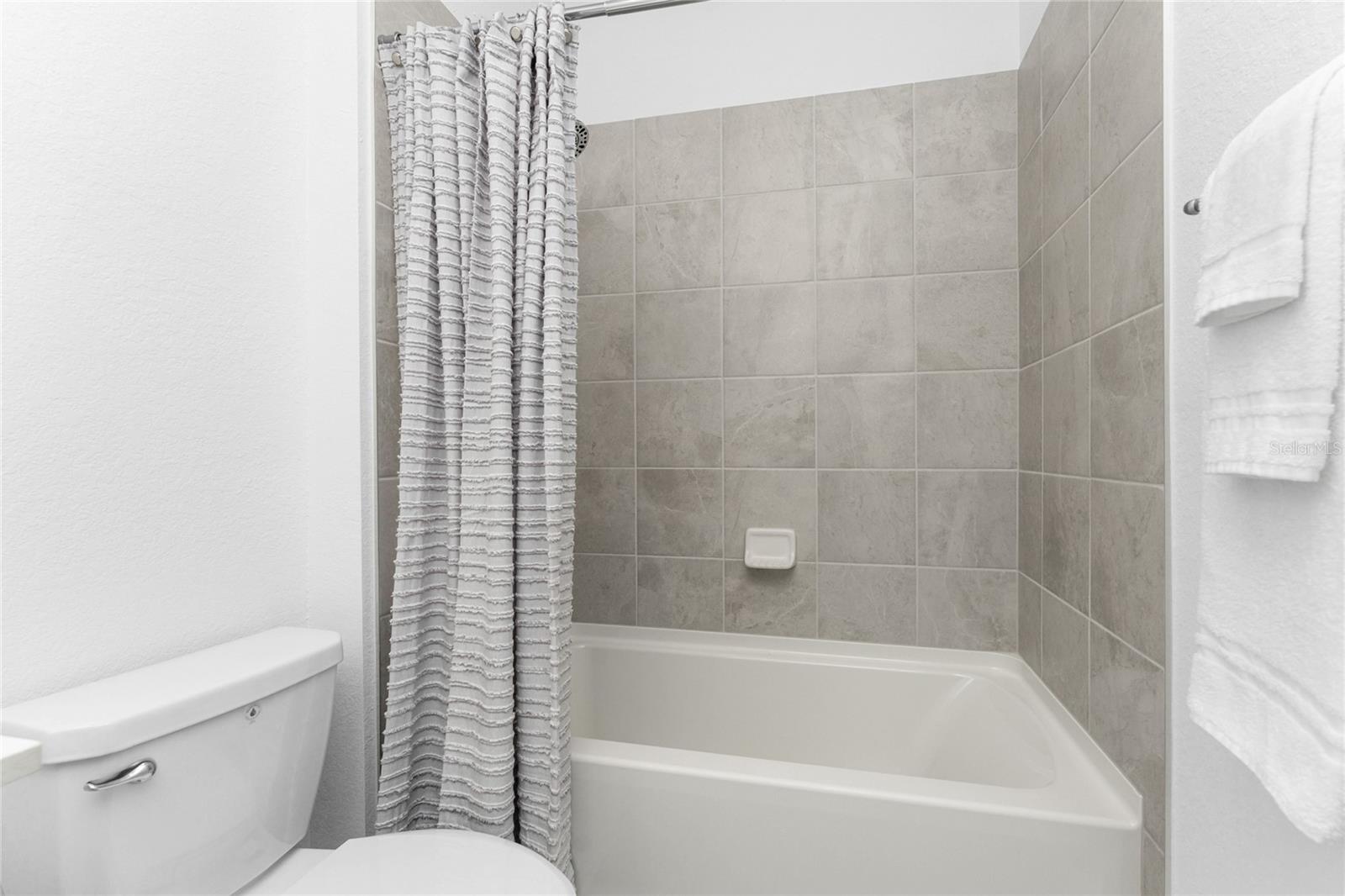 Image 34 of 55 For 8117 Shore Lake Drive