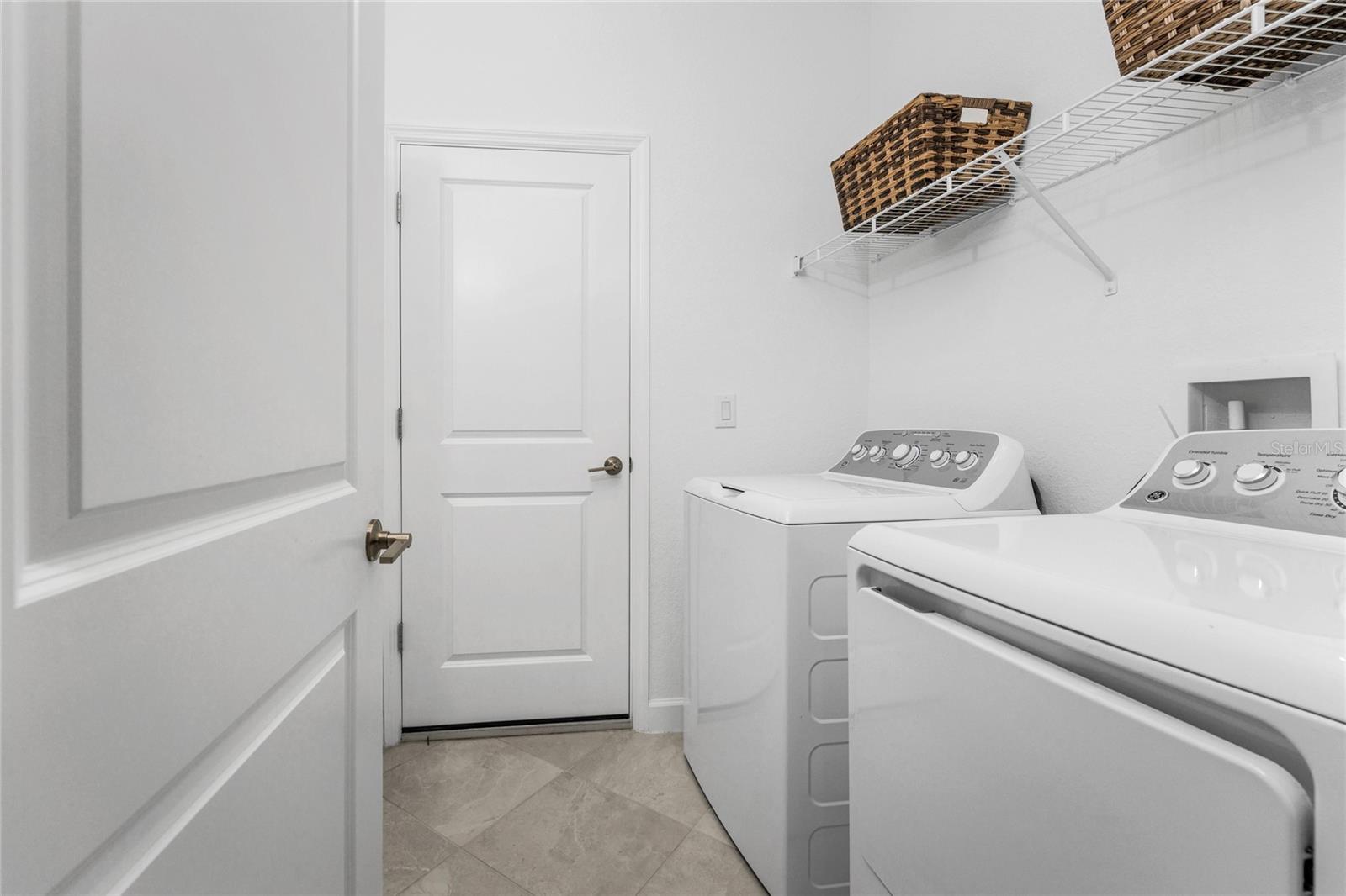 Image 38 of 55 For 8117 Shore Lake Drive