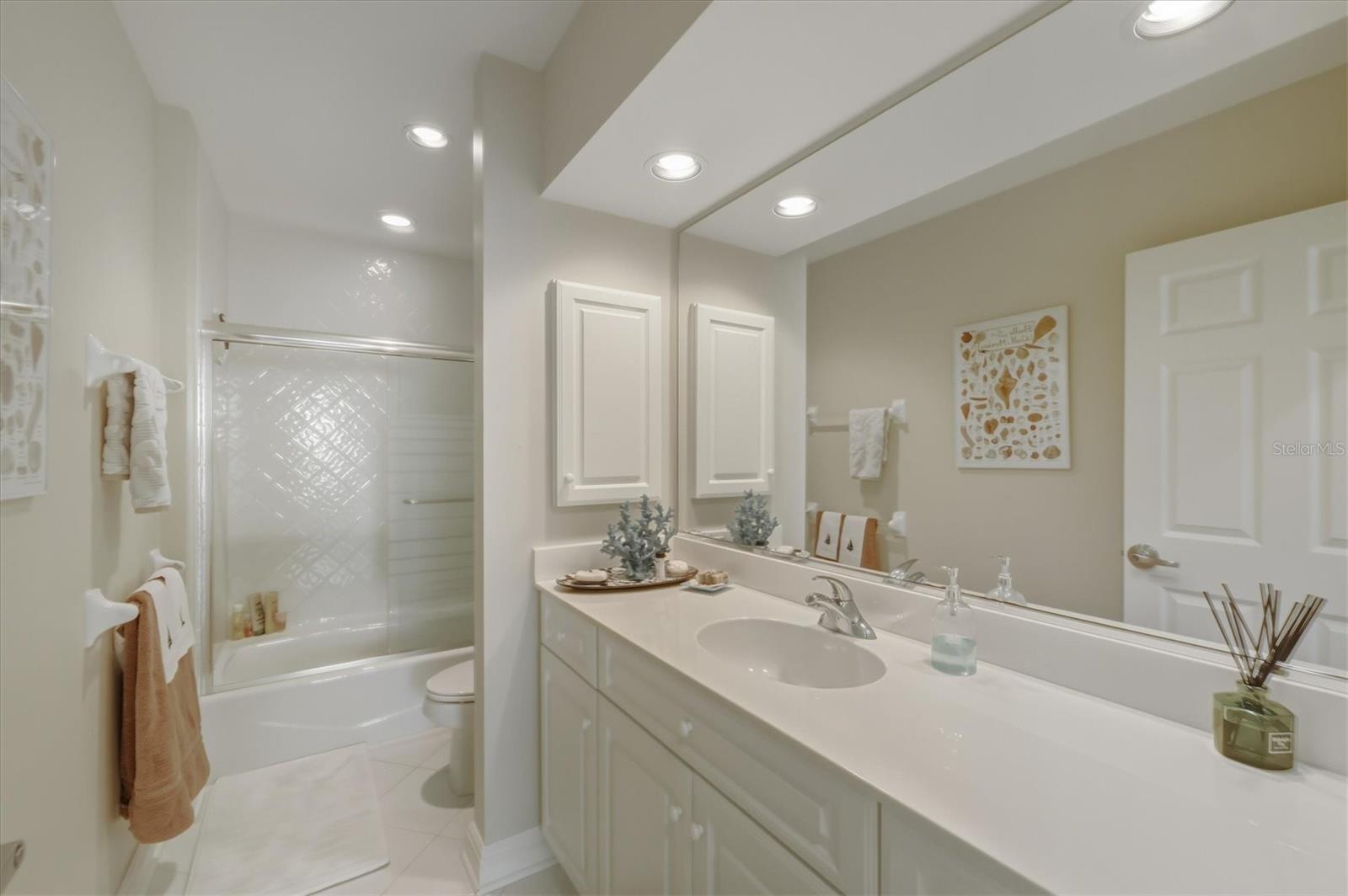 Image 28 of 56 For 767 Harbor Drive 1b