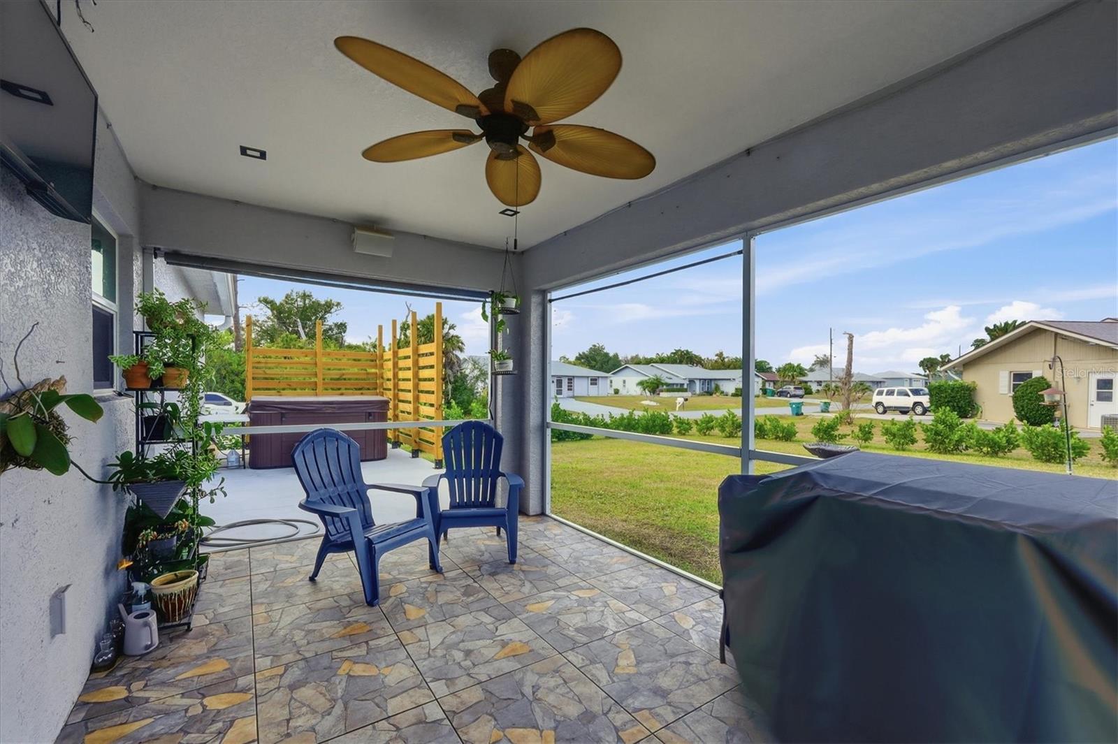 Listing photo id 25 for 10300 Sandrift Avenue