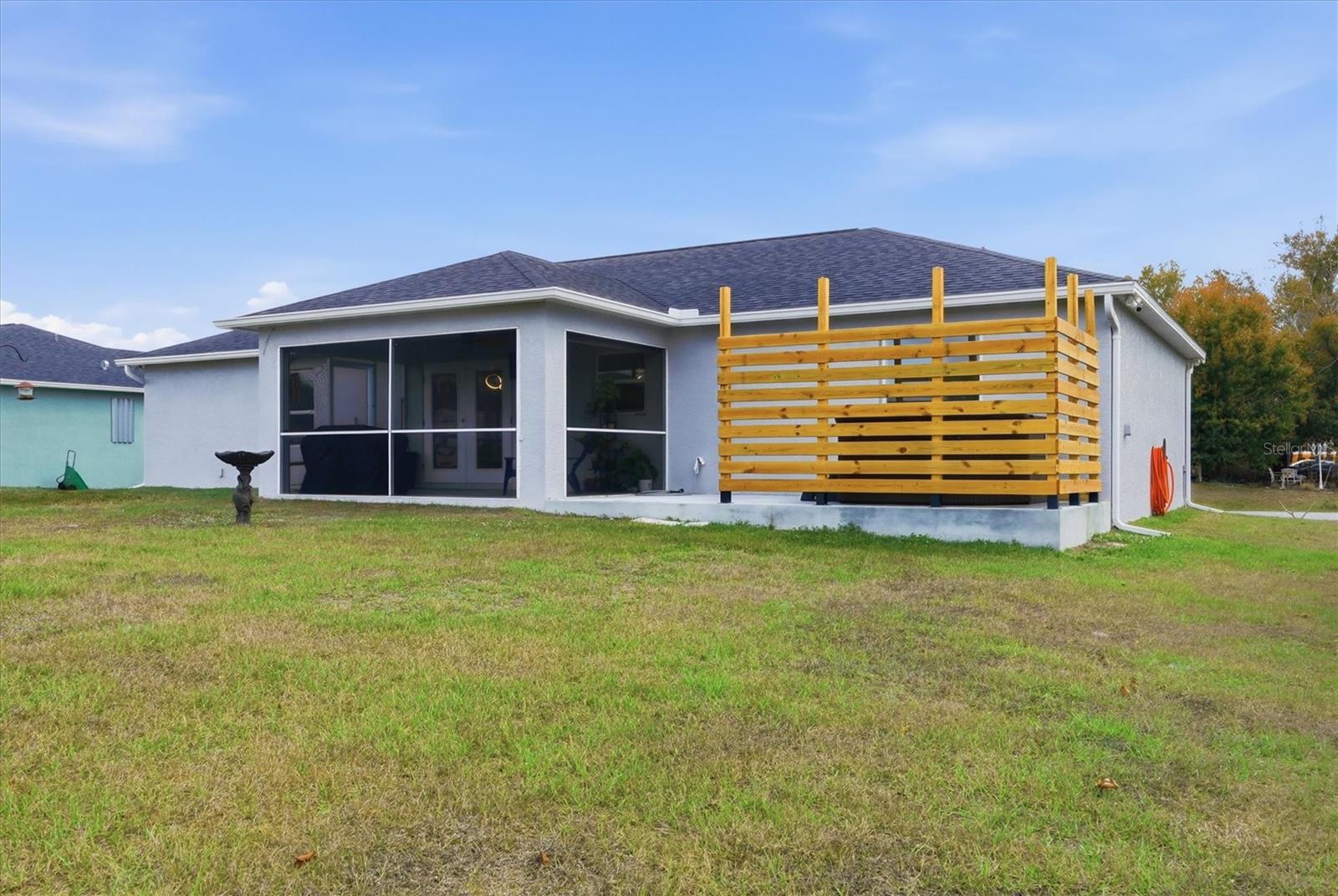 Listing photo id 27 for 10300 Sandrift Avenue