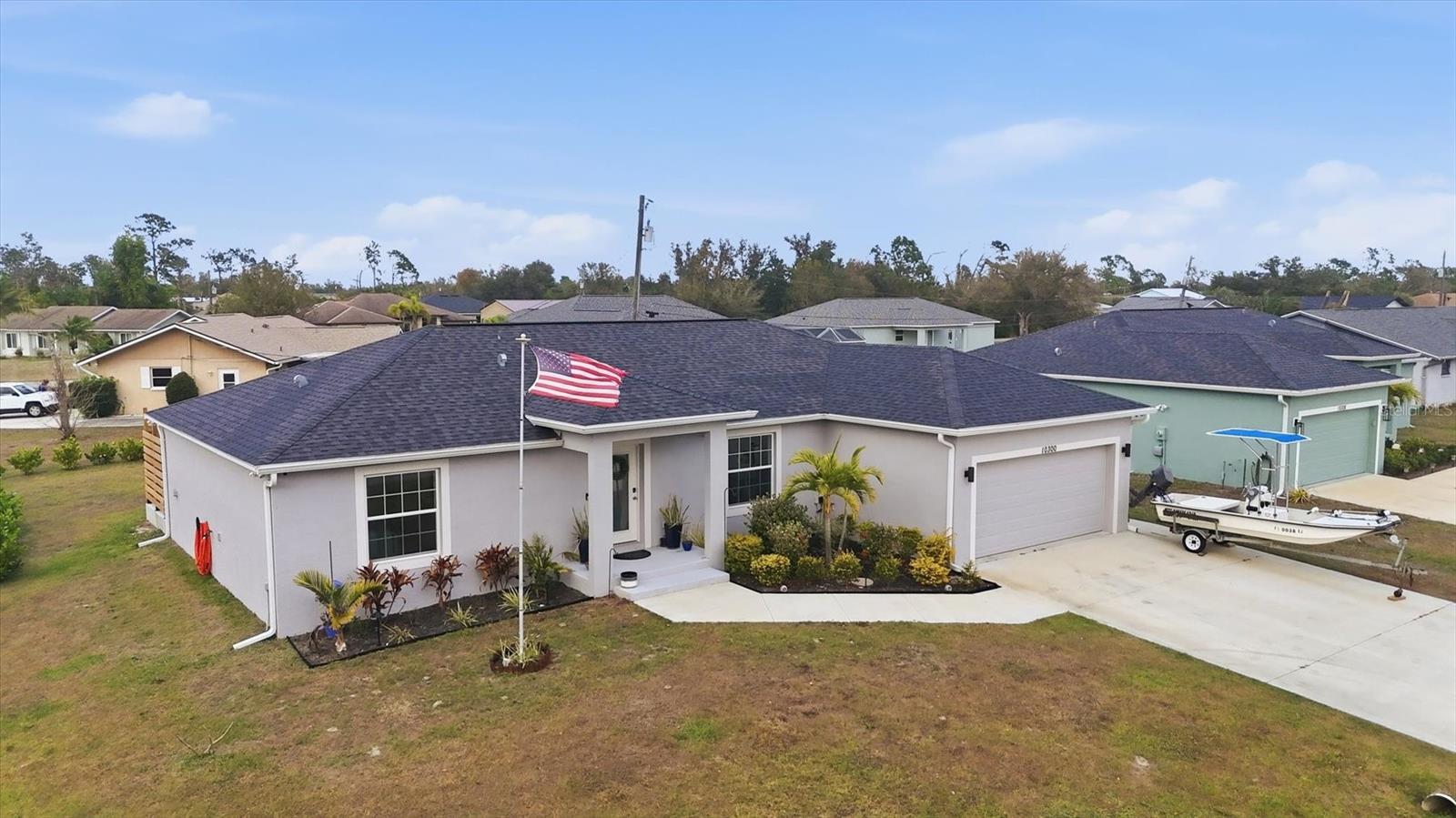 Listing photo id 1 for 10300 Sandrift Avenue