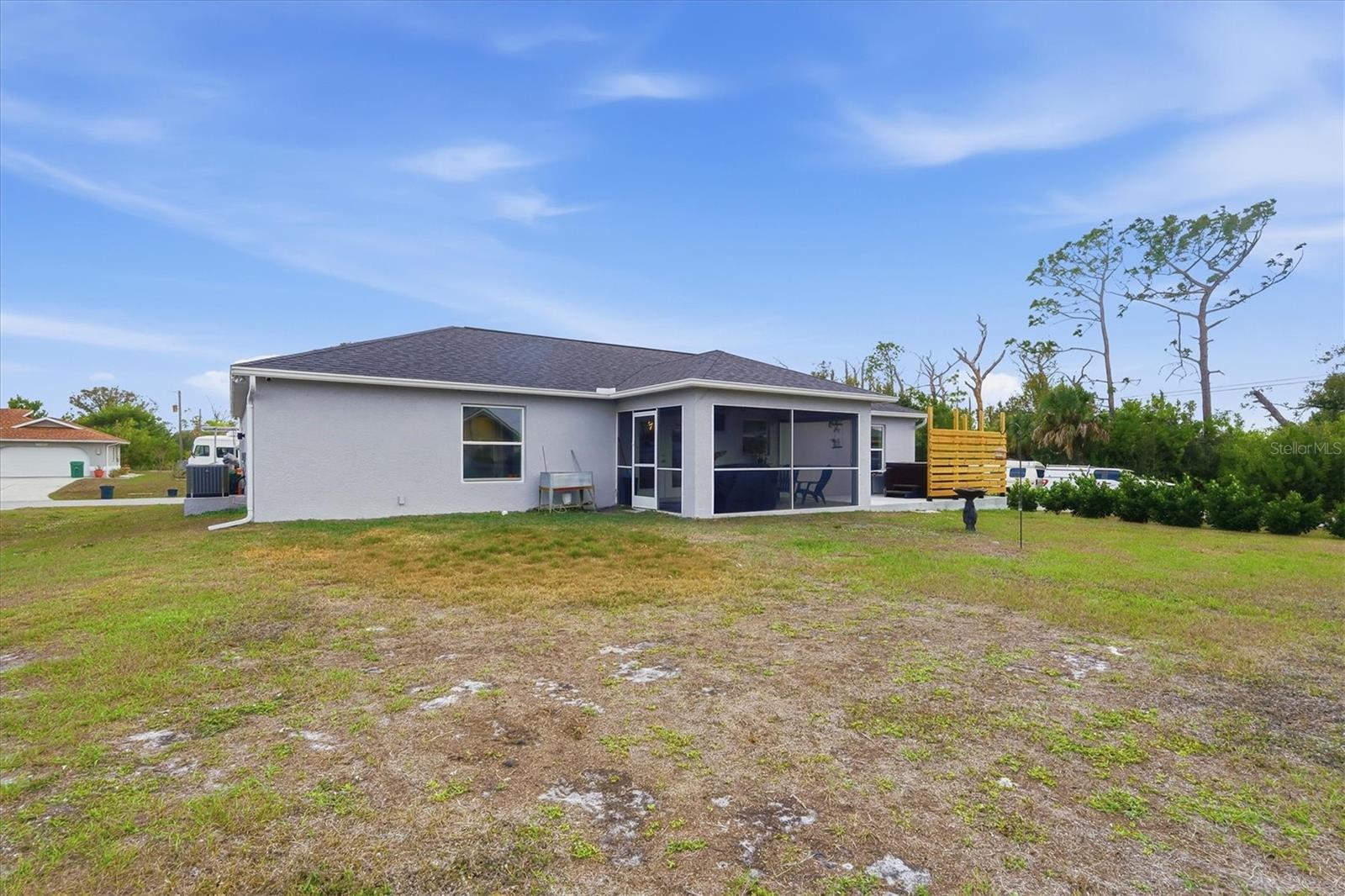 Listing photo id 28 for 10300 Sandrift Avenue