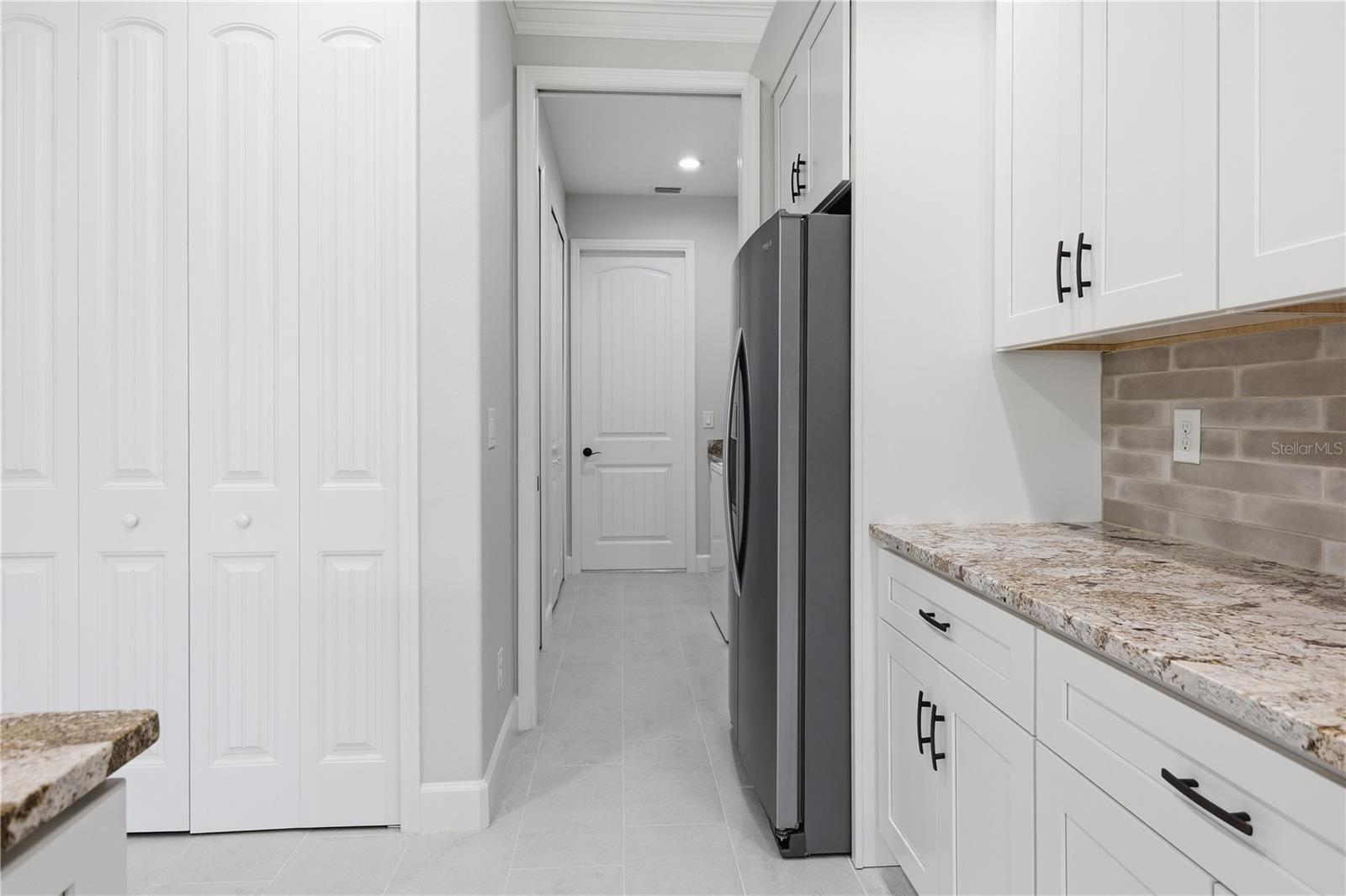 Image 12 of 51 For 721 Redbud Court