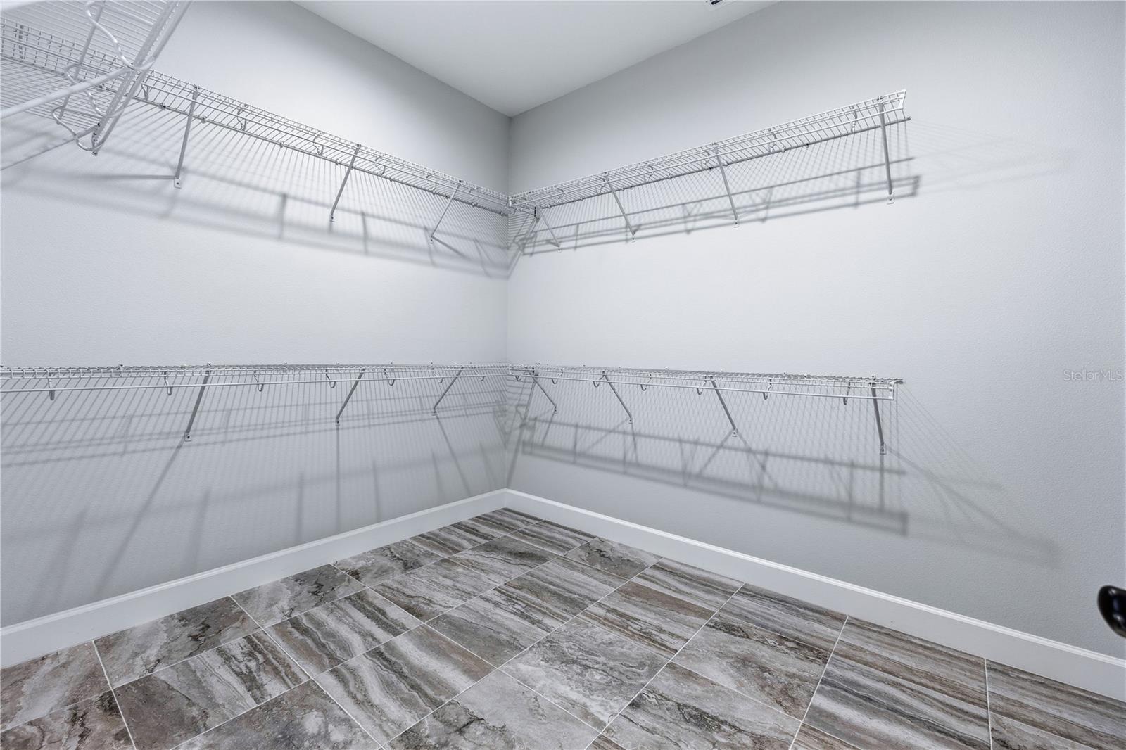 Image 21 of 51 For 721 Redbud Court