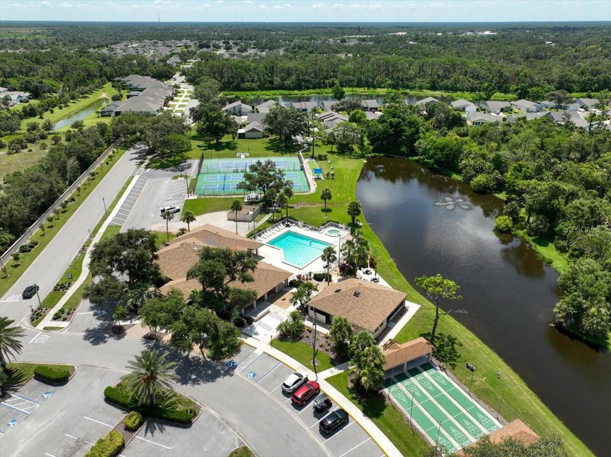 Image 39 of 51 For 721 Redbud Court