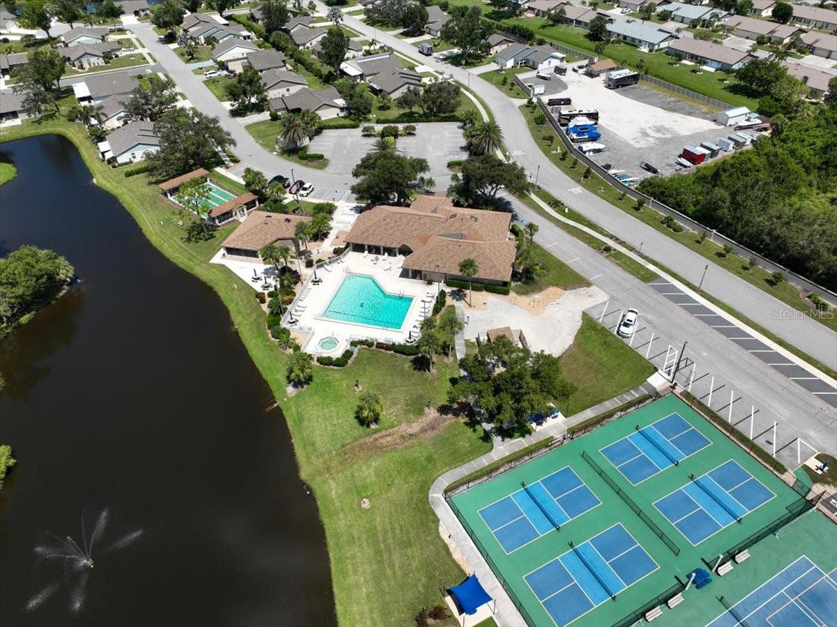 Image 41 of 51 For 721 Redbud Court