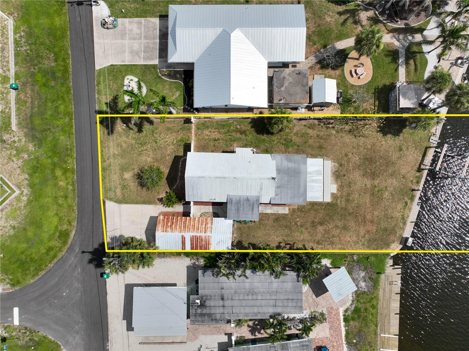 Image 3 of 15 For 1820 Winstan Avenue