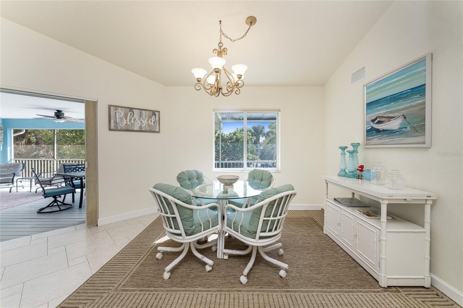 Image 14 of 70 For 4151 Beach Road