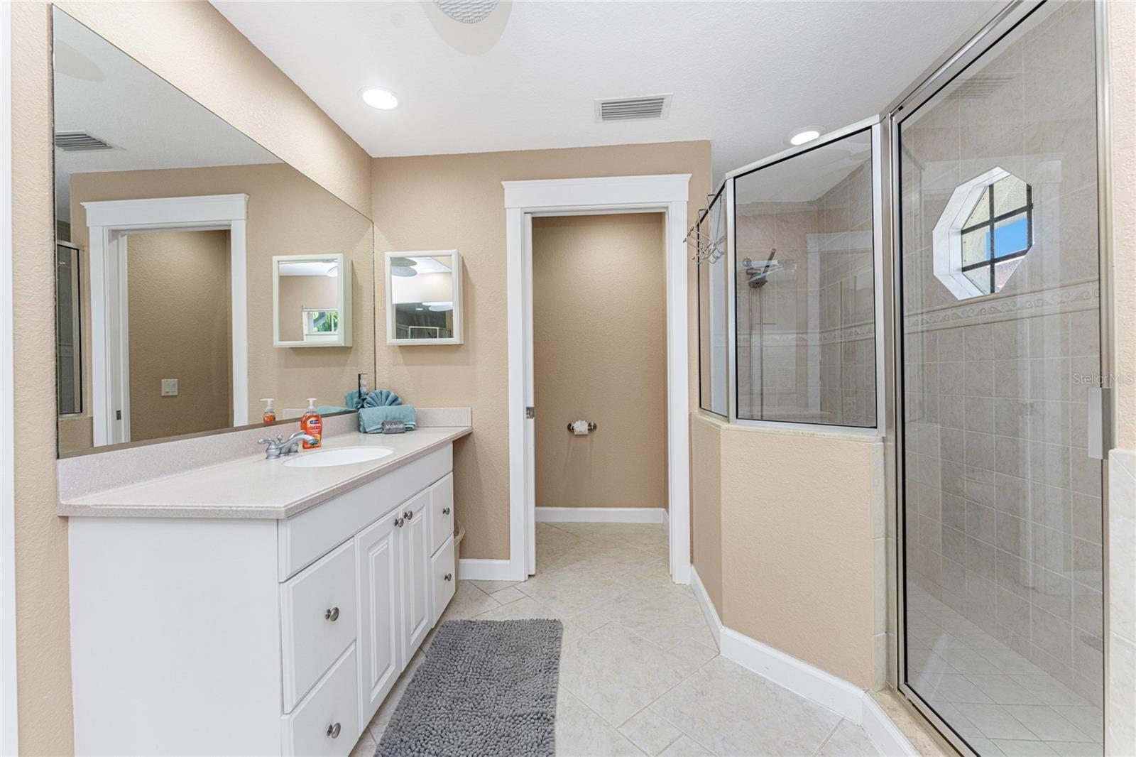 Image 19 of 70 For 4151 Beach Road