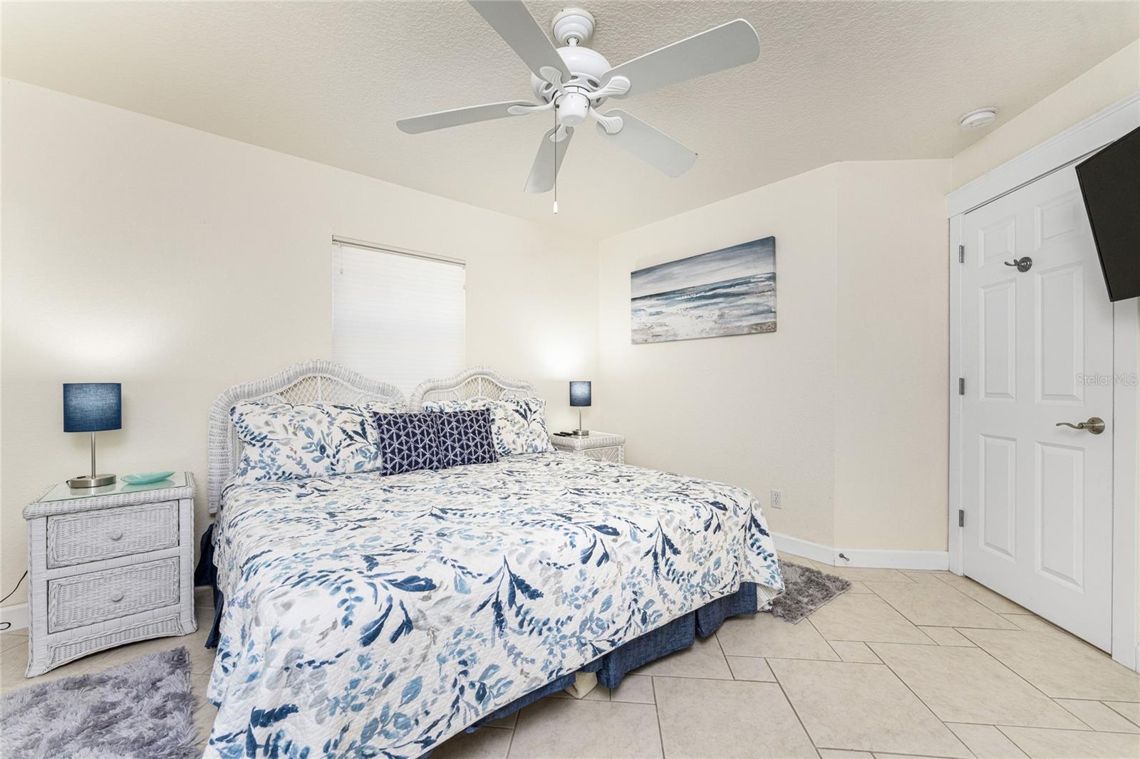 Image 23 of 70 For 4151 Beach Road