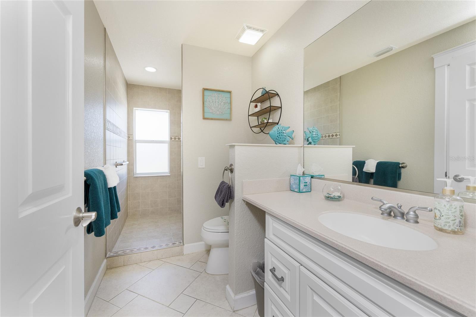 Image 24 of 70 For 4151 Beach Road