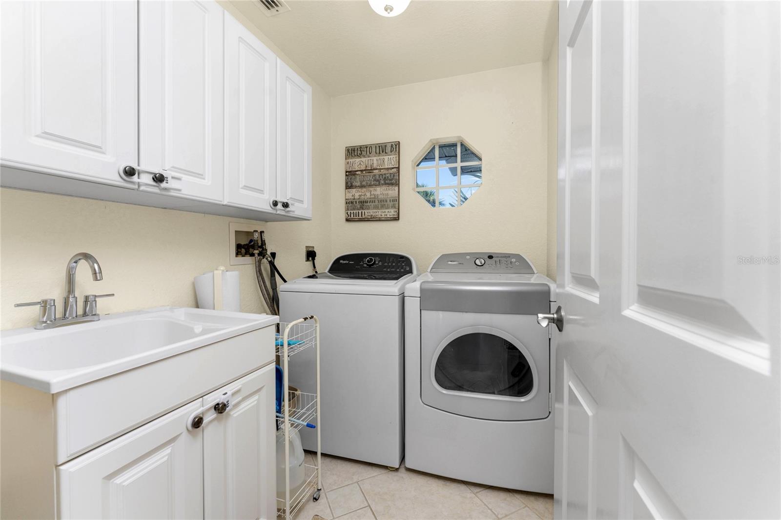 Image 28 of 70 For 4151 Beach Road