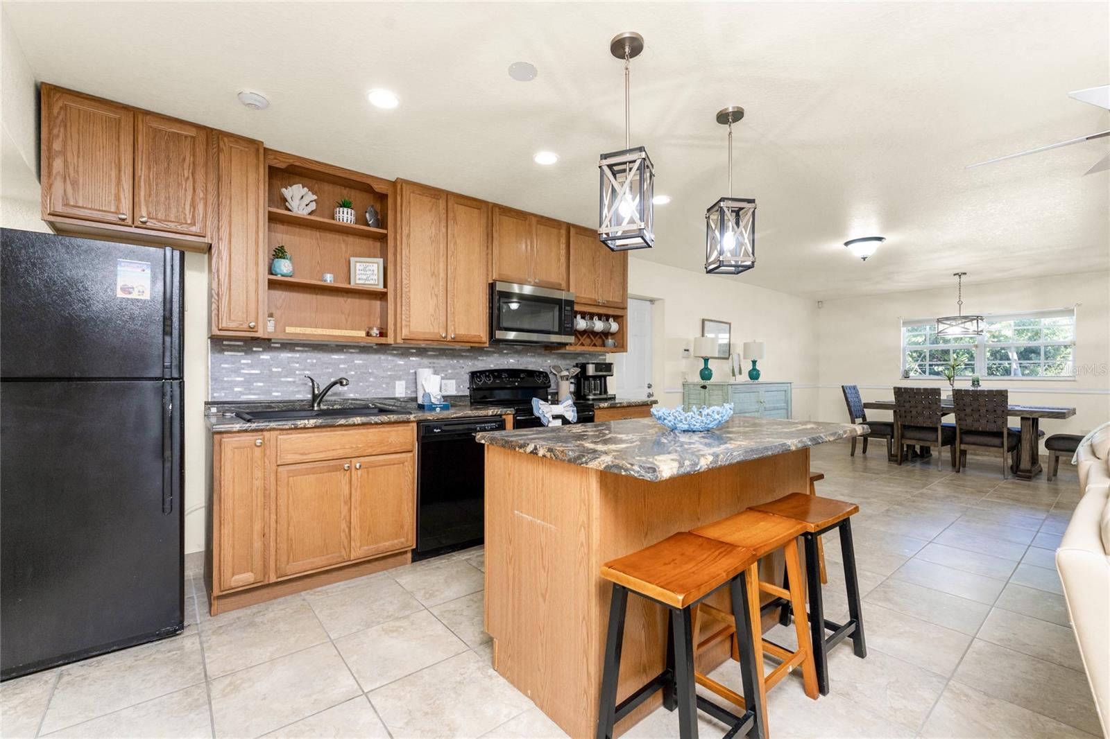 Image 38 of 70 For 4151 Beach Road