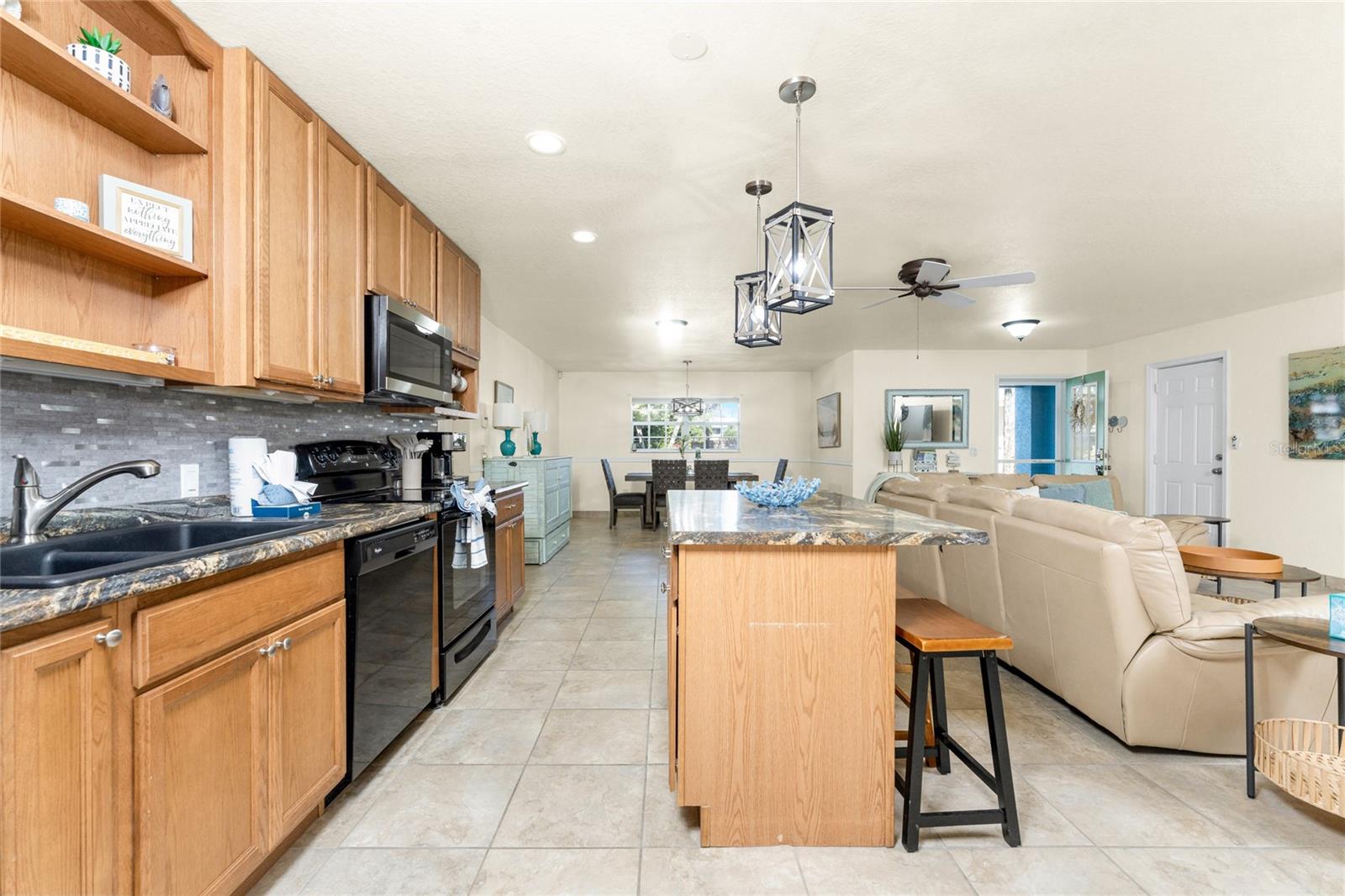 Image 39 of 70 For 4151 Beach Road