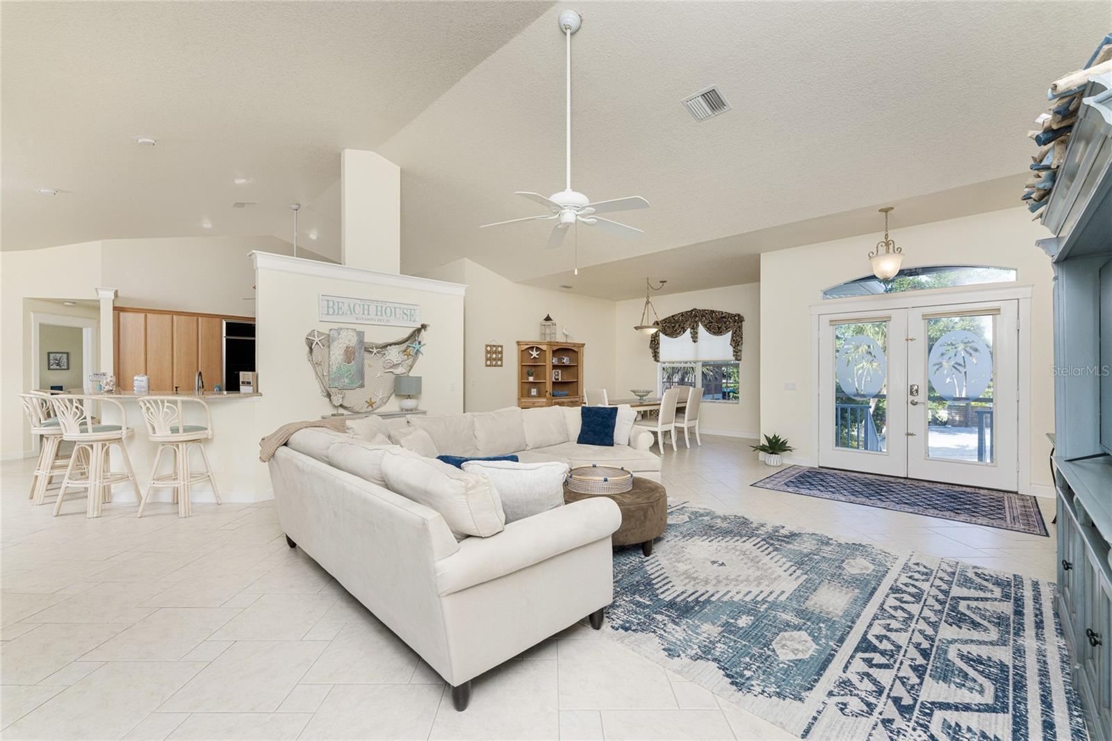 Image 4 of 70 For 4151 Beach Road