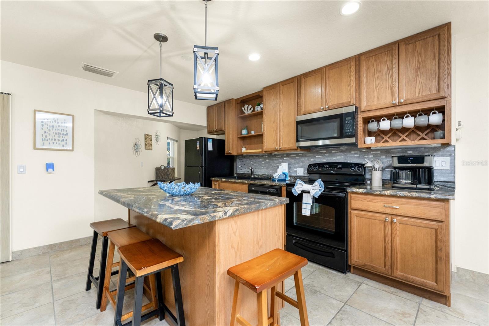 Image 40 of 70 For 4151 Beach Road