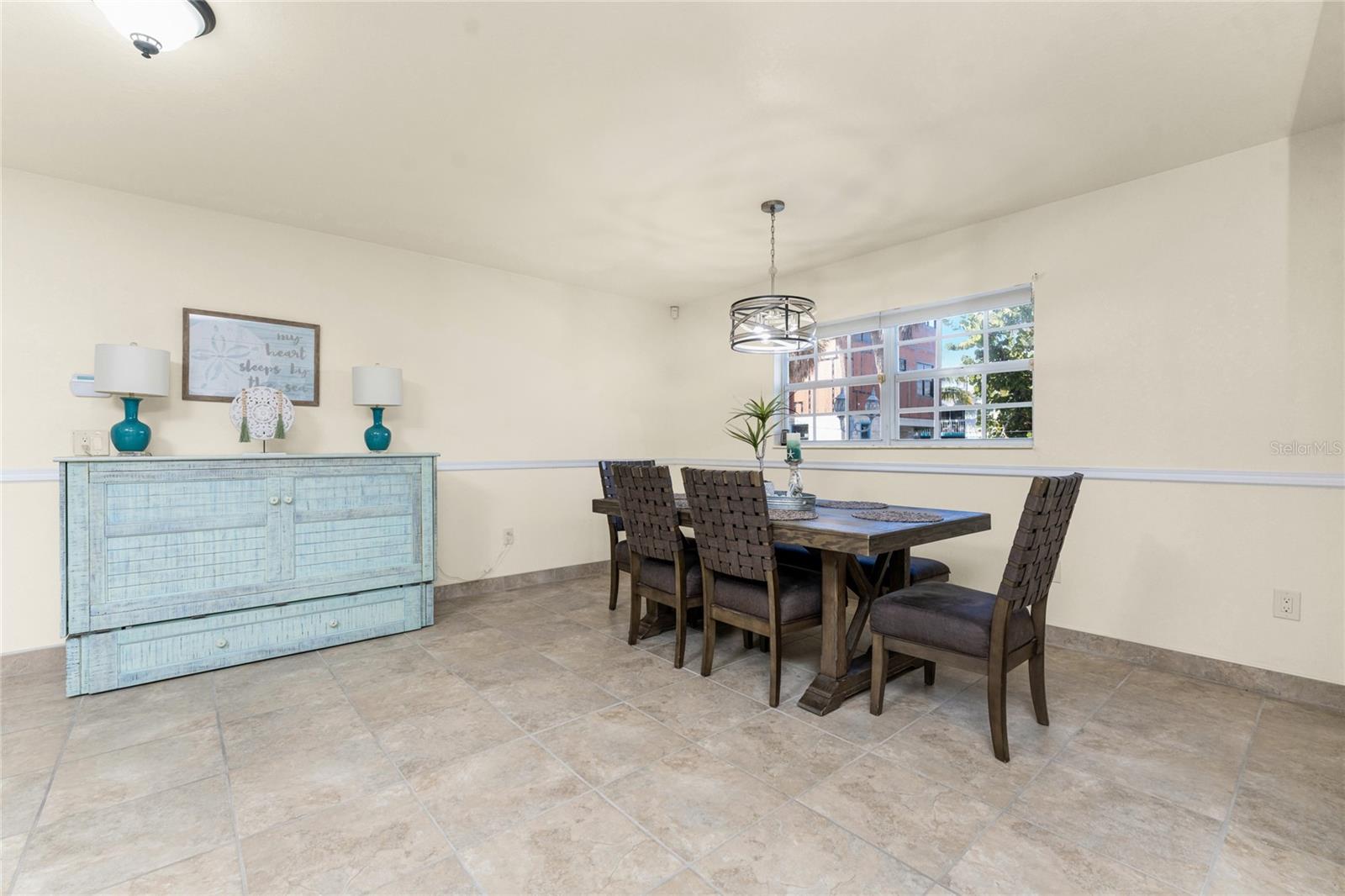 Image 41 of 70 For 4151 Beach Road