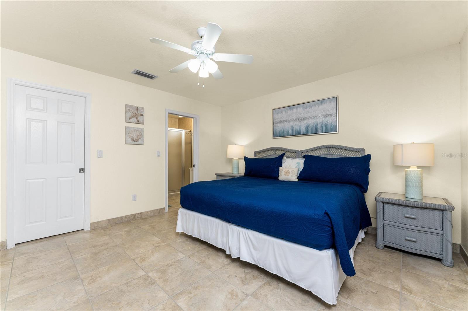 Image 44 of 70 For 4151 Beach Road