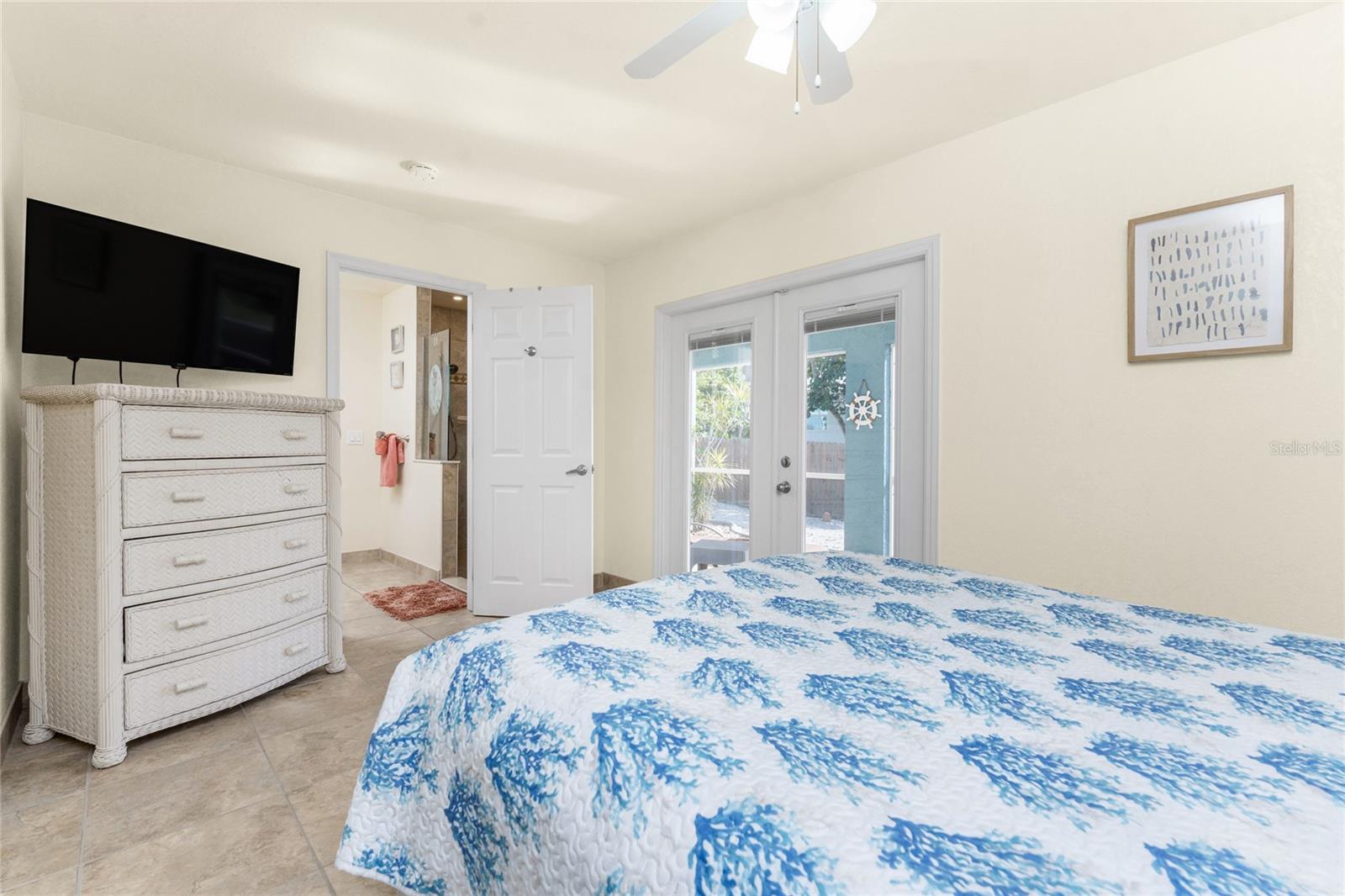 Image 47 of 70 For 4151 Beach Road