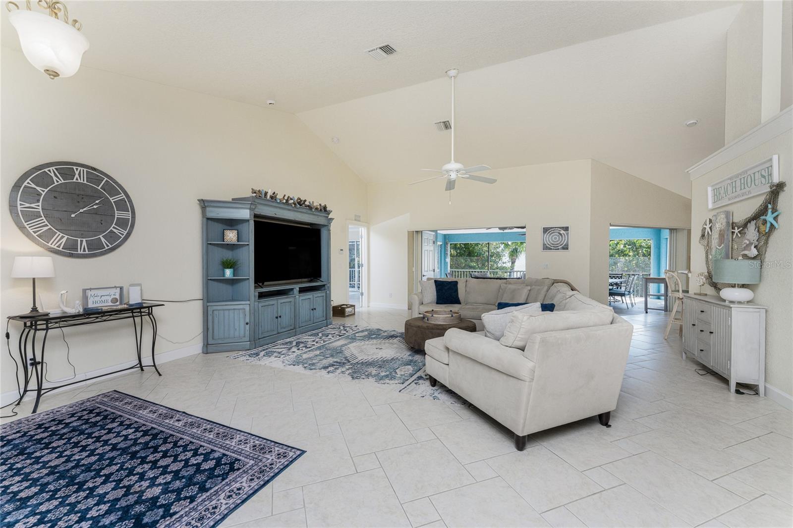 Image 5 of 70 For 4151 Beach Road