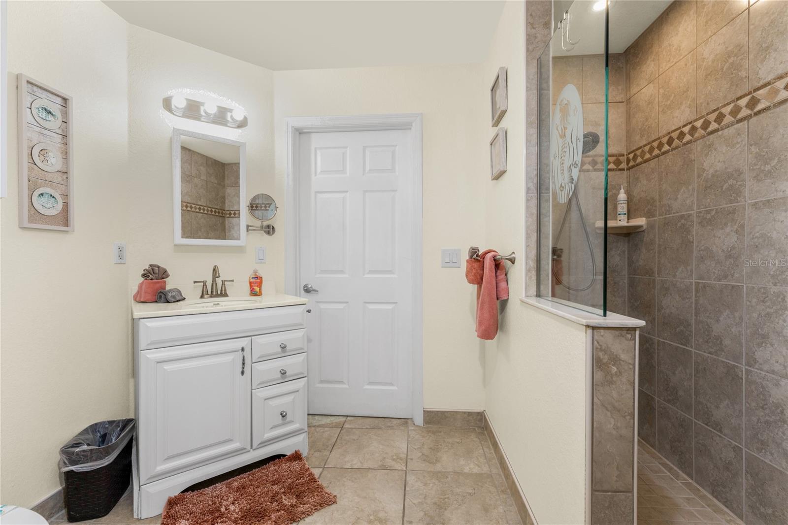 Image 50 of 70 For 4151 Beach Road