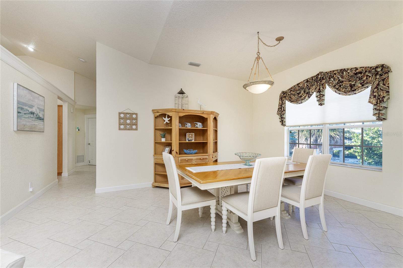 Image 9 of 70 For 4151 Beach Road