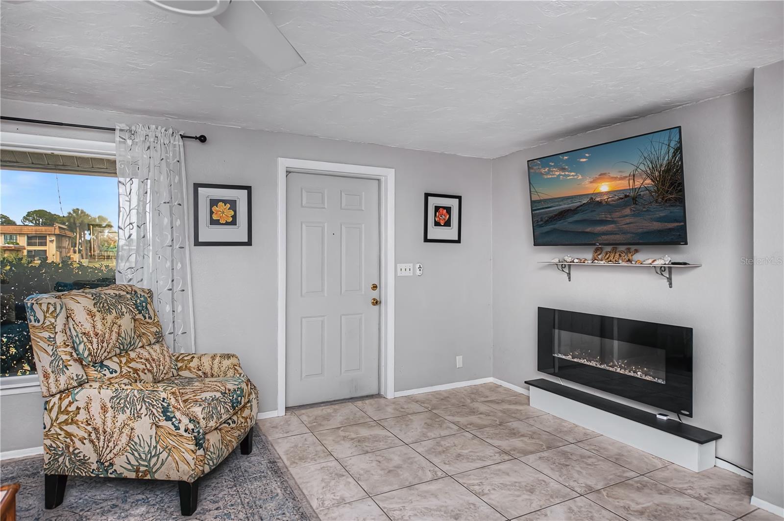 Image 21 of 75 For 236 Annapolis Lane