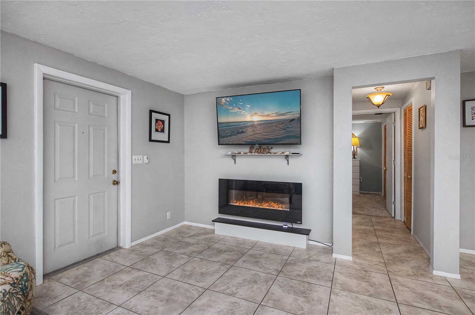 Image 23 of 75 For 236 Annapolis Lane