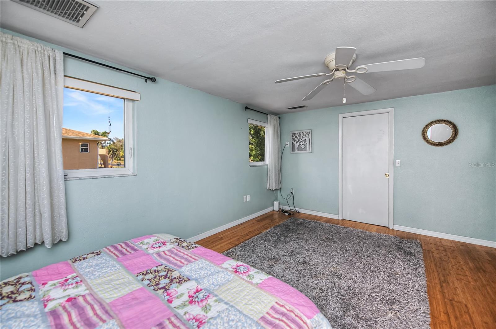 Image 36 of 75 For 236 Annapolis Lane