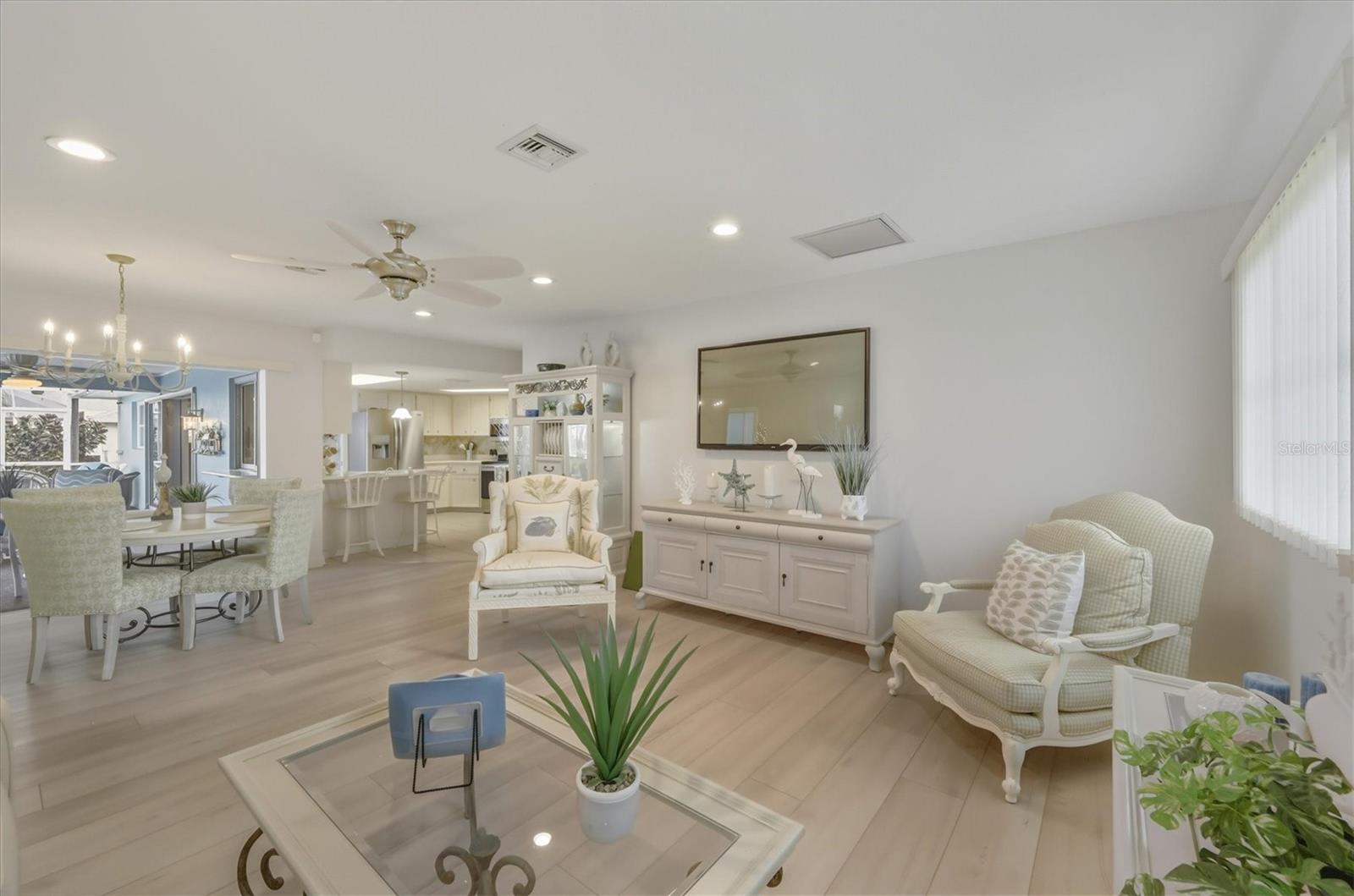 Image 10 of 56 For 12577 Kings Row