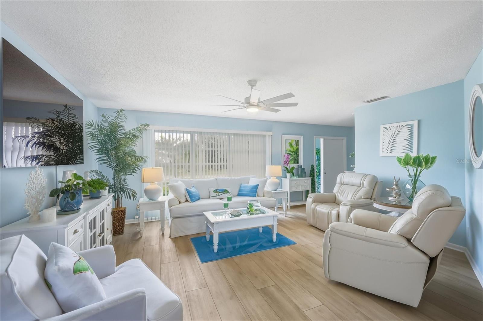 Image 12 of 56 For 12577 Kings Row