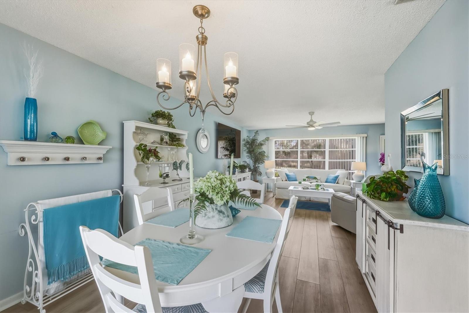 Image 16 of 56 For 12577 Kings Row