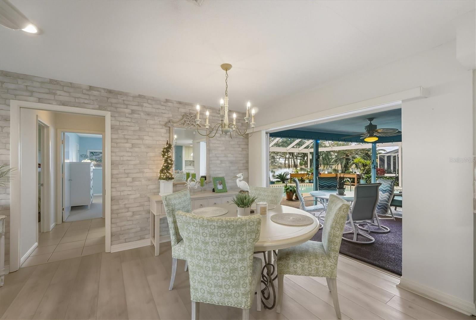 Image 22 of 56 For 12577 Kings Row