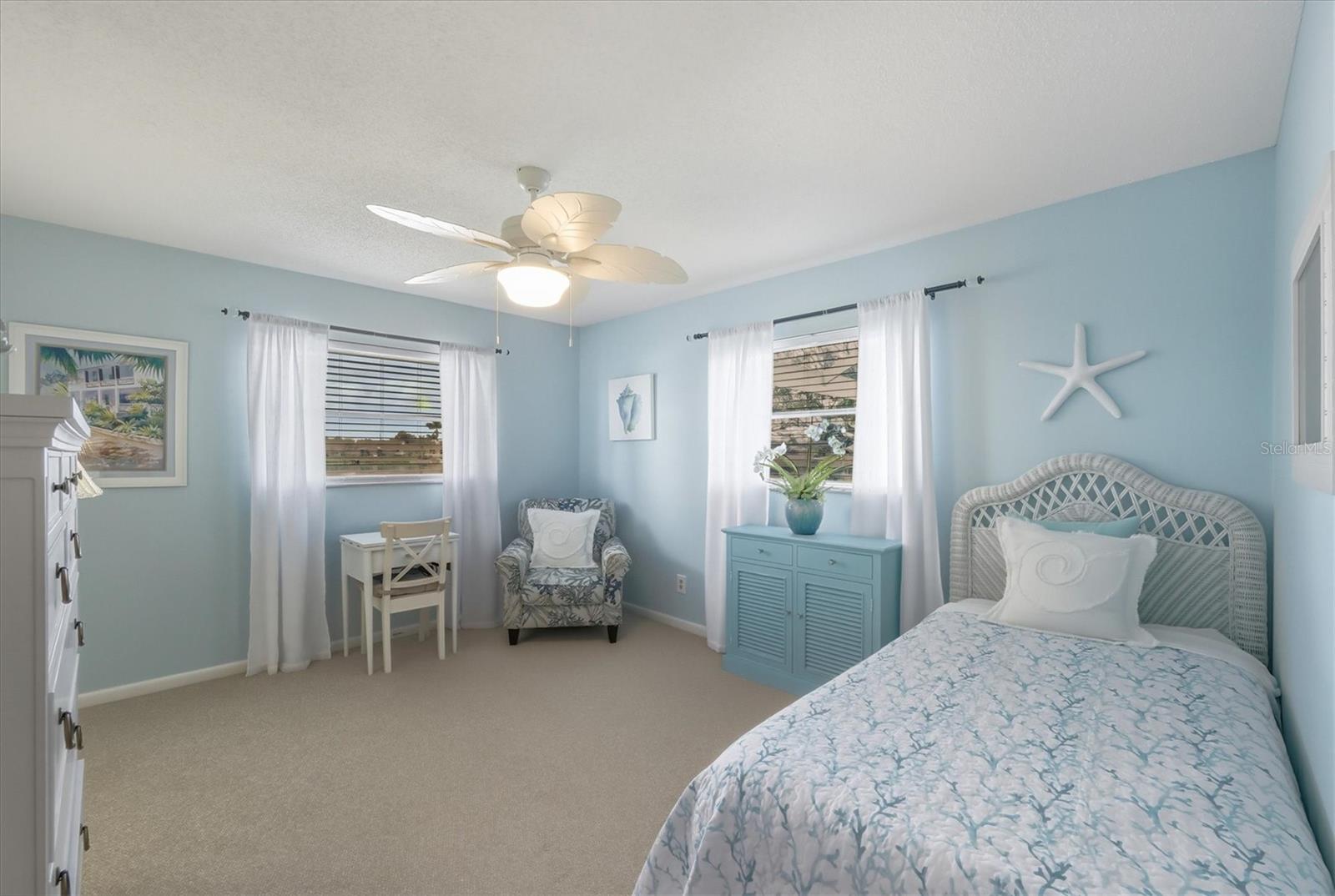 Image 32 of 56 For 12577 Kings Row