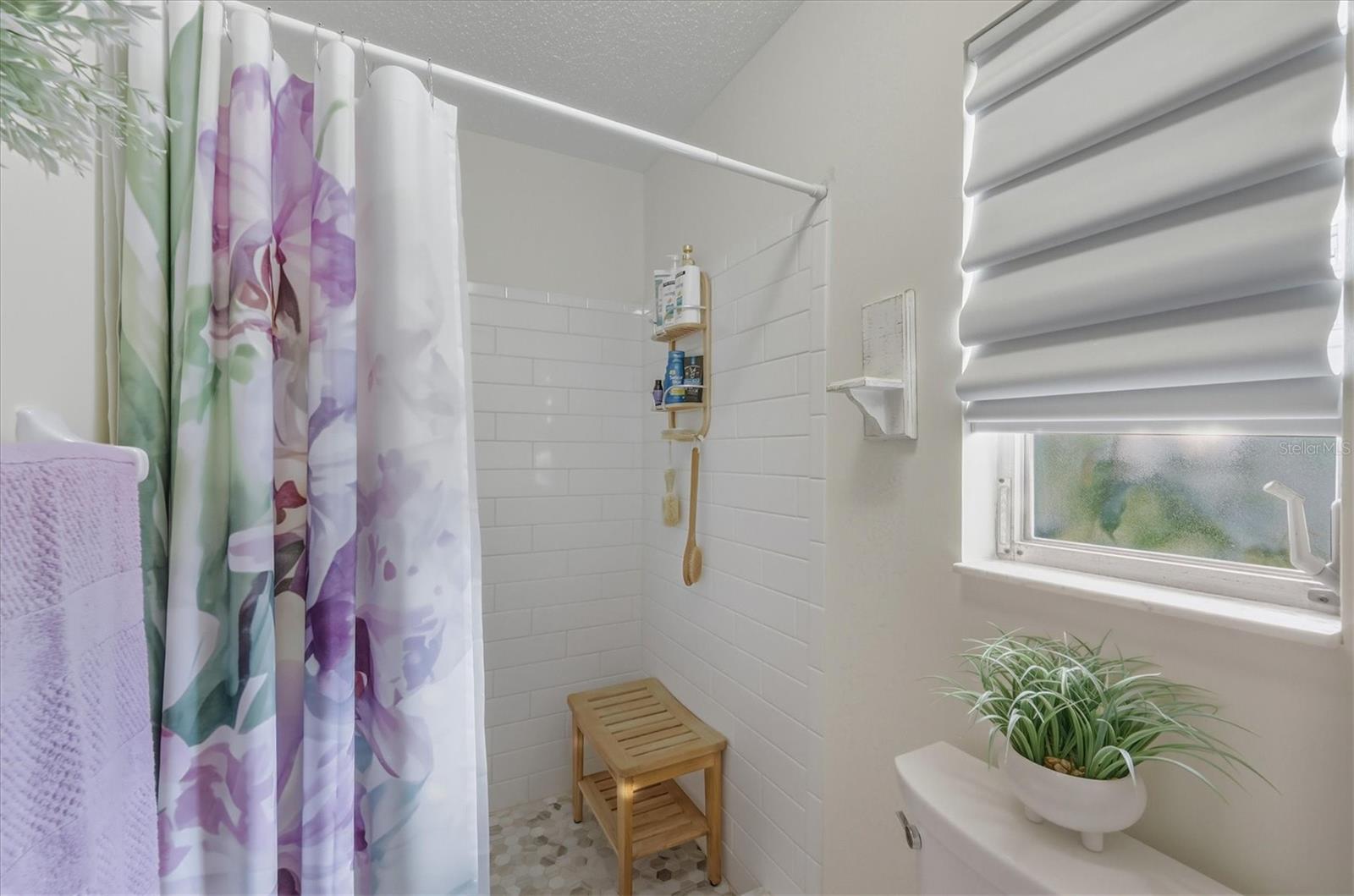 Image 33 of 56 For 12577 Kings Row