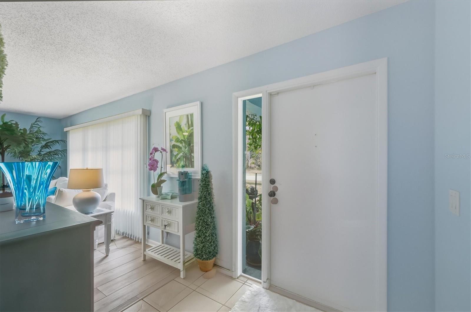 Image 8 of 56 For 12577 Kings Row