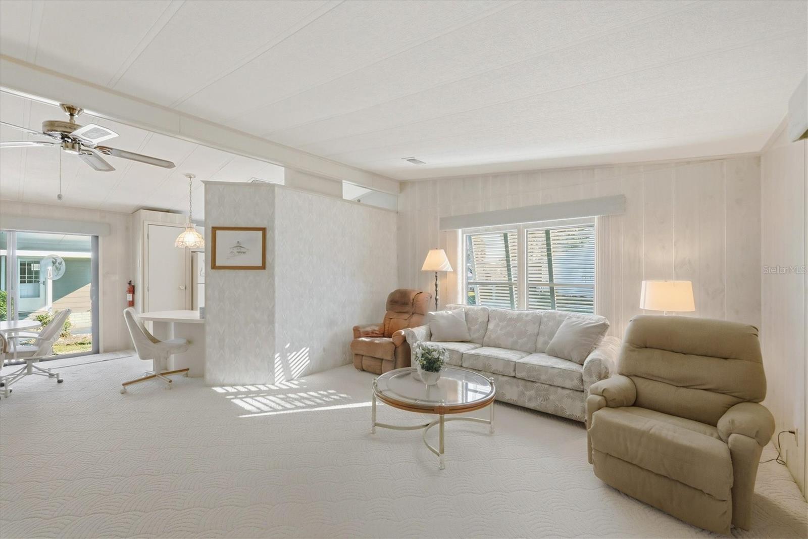 Image 16 of 47 For 726 Watersedge Street