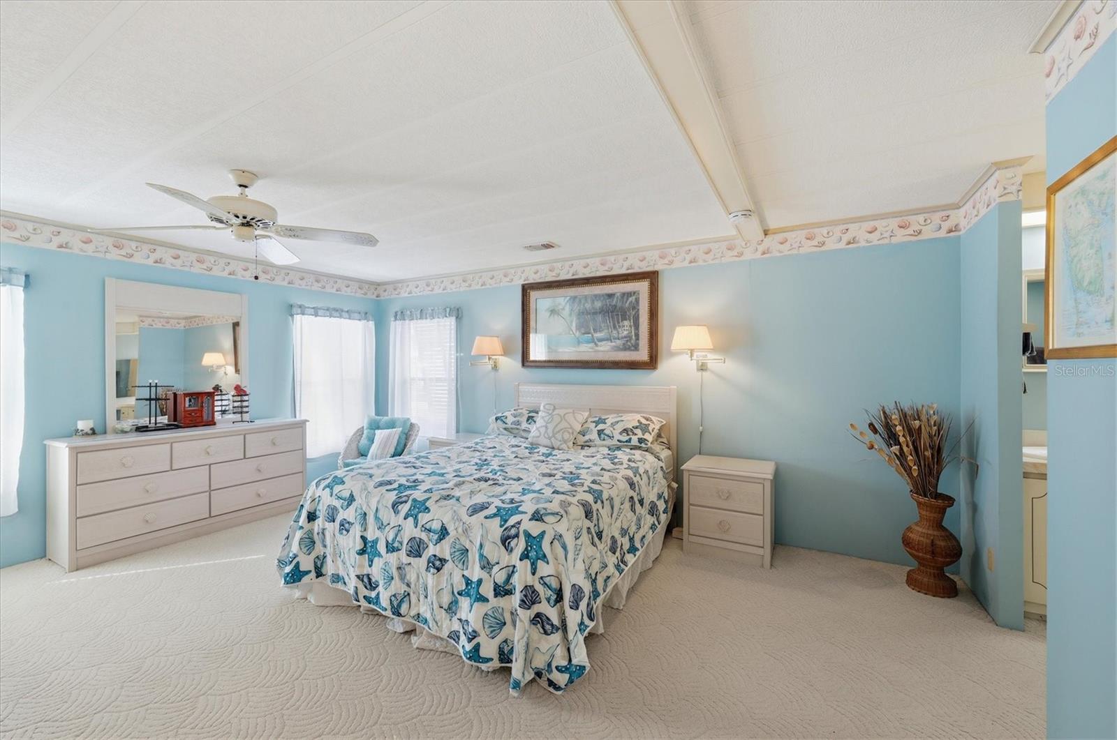 Image 19 of 47 For 726 Watersedge Street