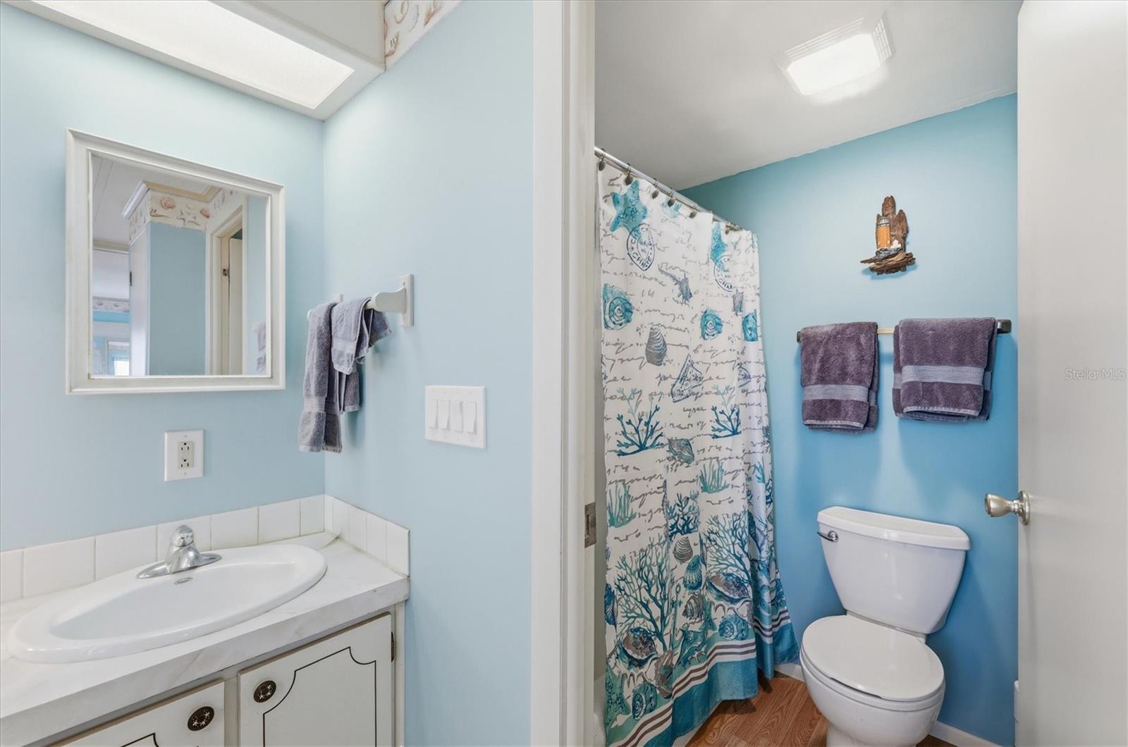 Image 22 of 47 For 726 Watersedge Street