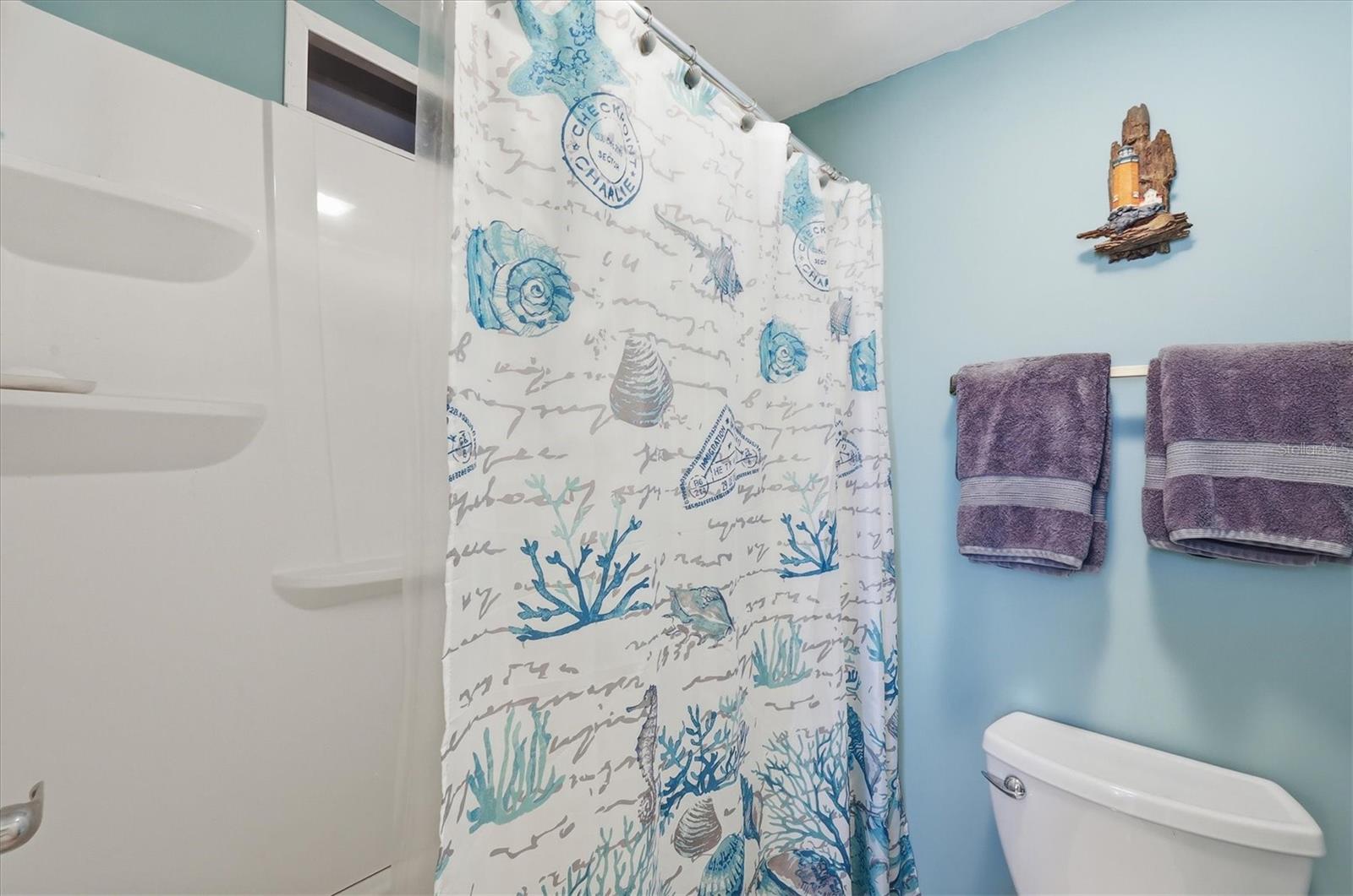 Image 23 of 47 For 726 Watersedge Street