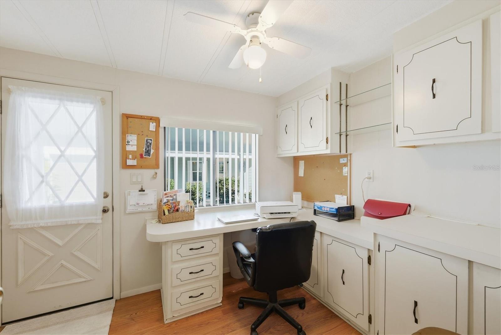 Image 26 of 47 For 726 Watersedge Street