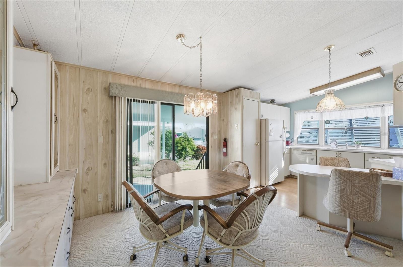 Image 3 of 47 For 726 Watersedge Street