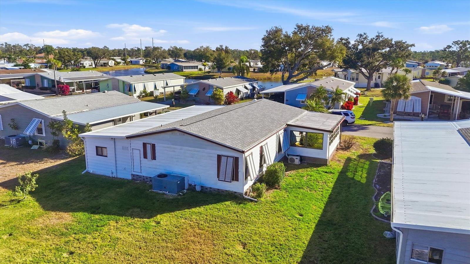 Image 33 of 47 For 726 Watersedge Street