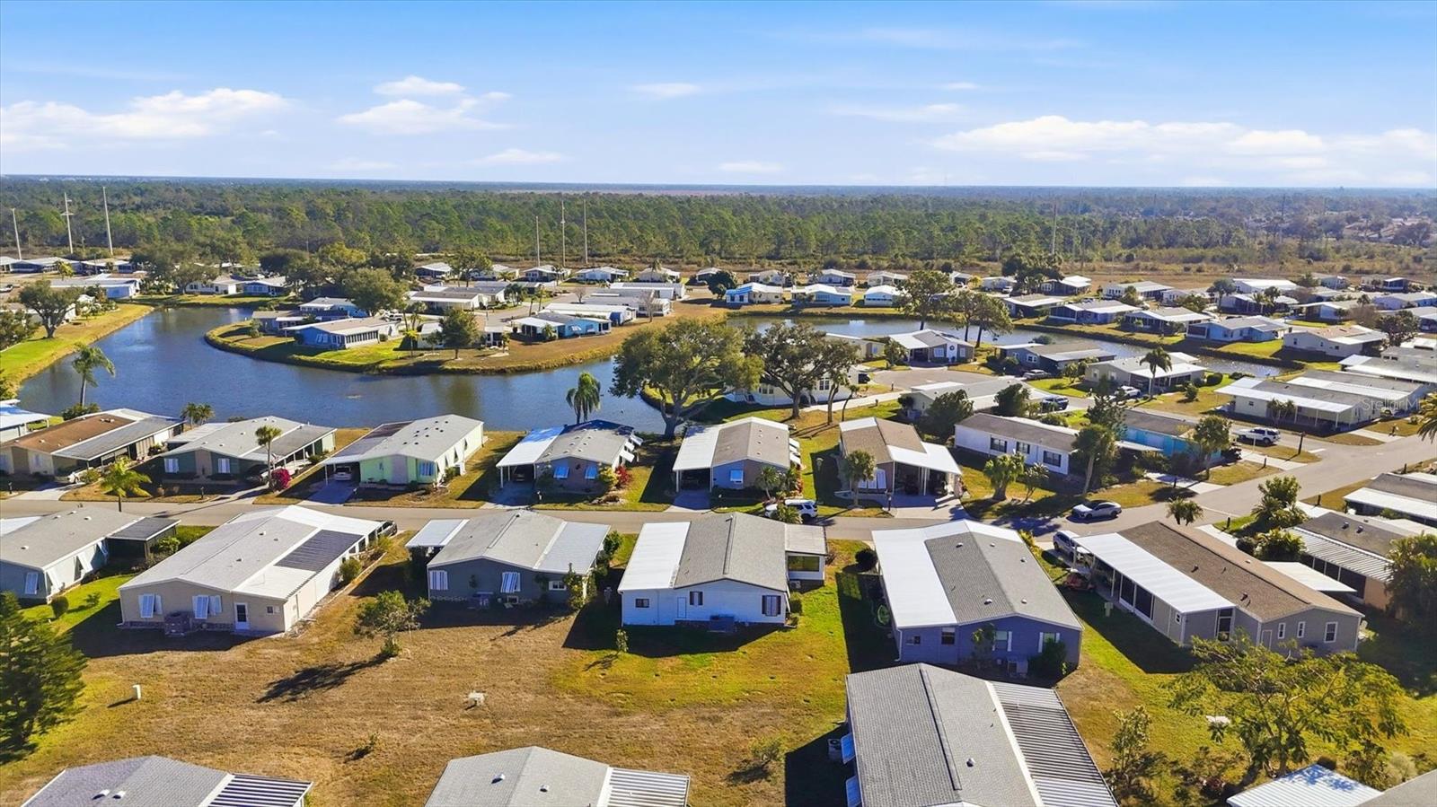 Image 35 of 47 For 726 Watersedge Street