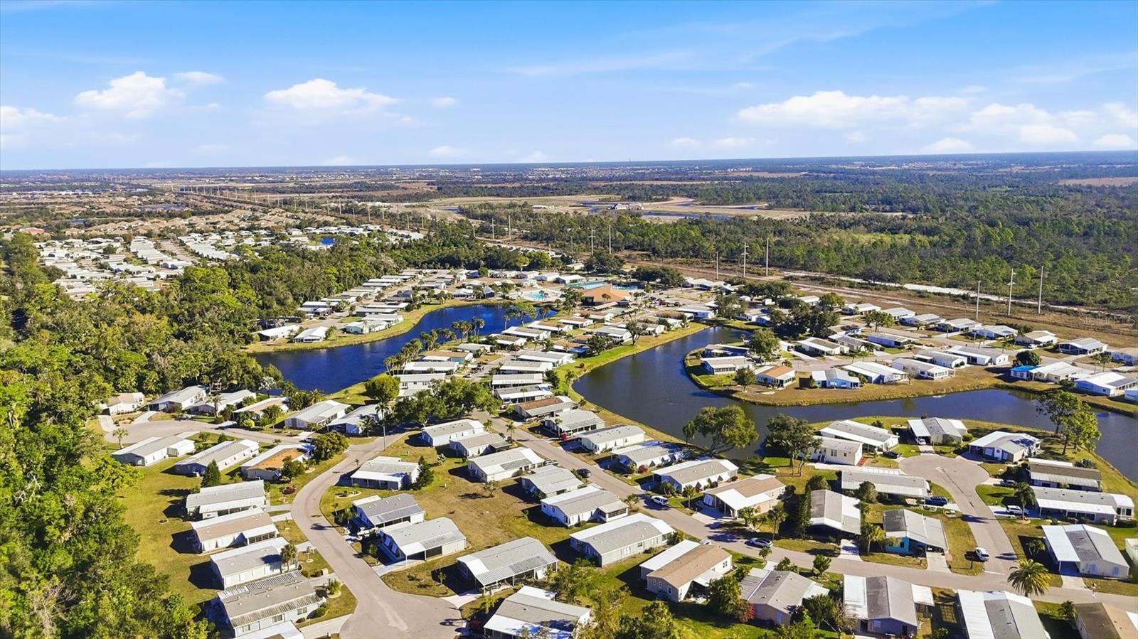 Image 36 of 47 For 726 Watersedge Street