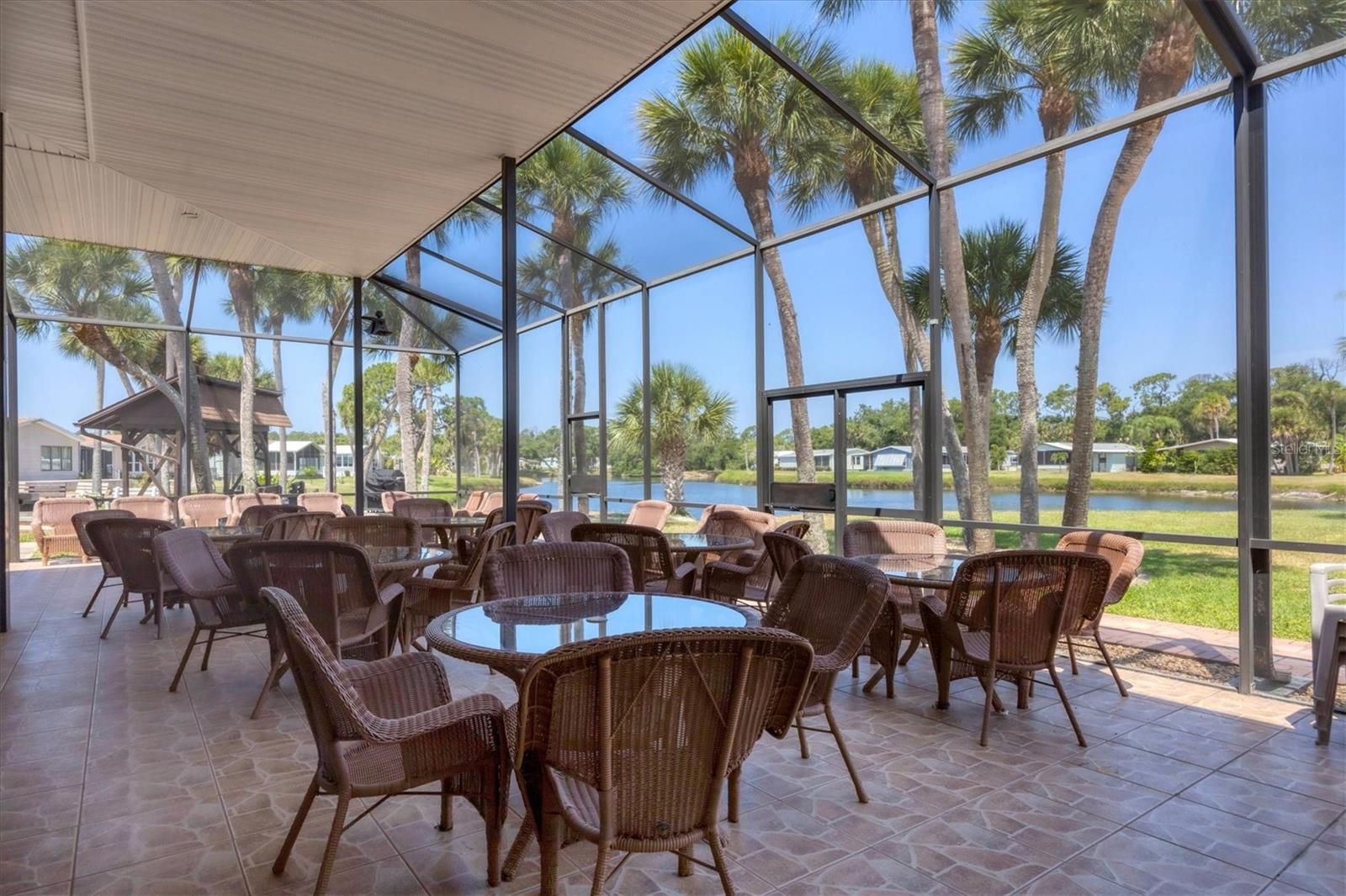 Image 40 of 47 For 726 Watersedge Street